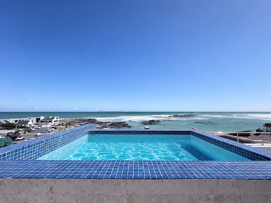 7 Bedroom Property for Sale in Bloubergstrand Western Cape